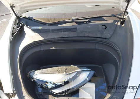 2018 Tesla Model 3 Long Range/Mid Range из США, поврежденный, VIN 5YJ3E1EA8JF035250